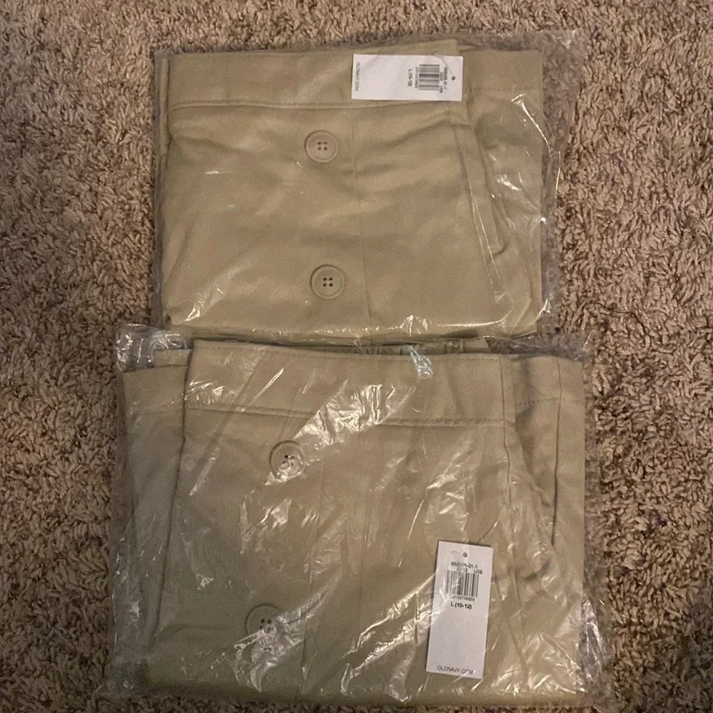 Old Navy Uniform Skorts - Beige brand new with tags Size large 10-12